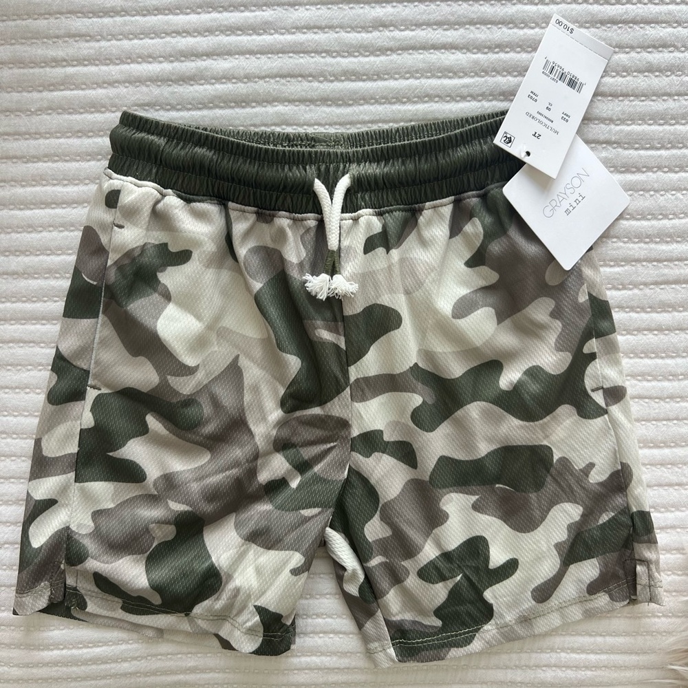 Grayson Mini Kids Green Camo Pull-On Shorts NWT size 2T